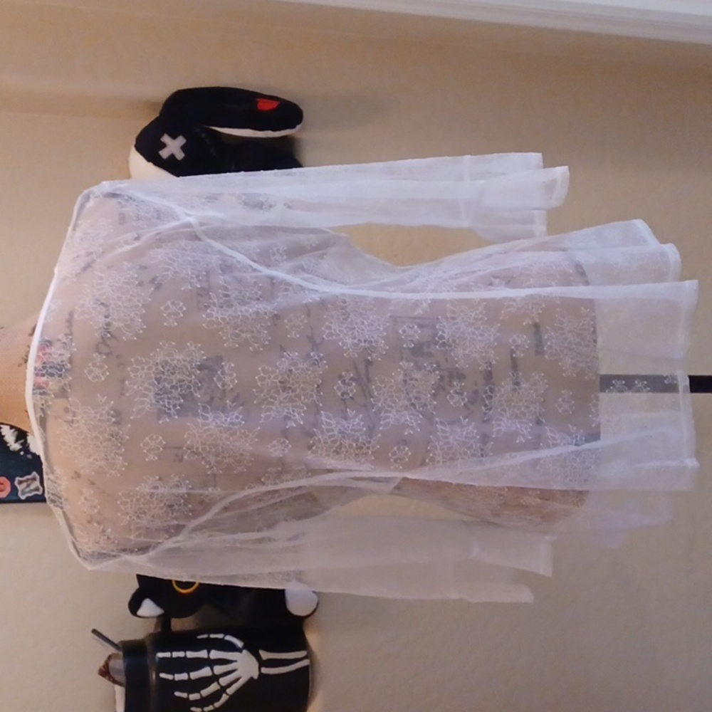 DOLLSKILL DELIA'S XXL WHITE TIE FRONT SHEER SLEEVES SHEER BACK  SOLID SKIRT - Picture 11 of 16